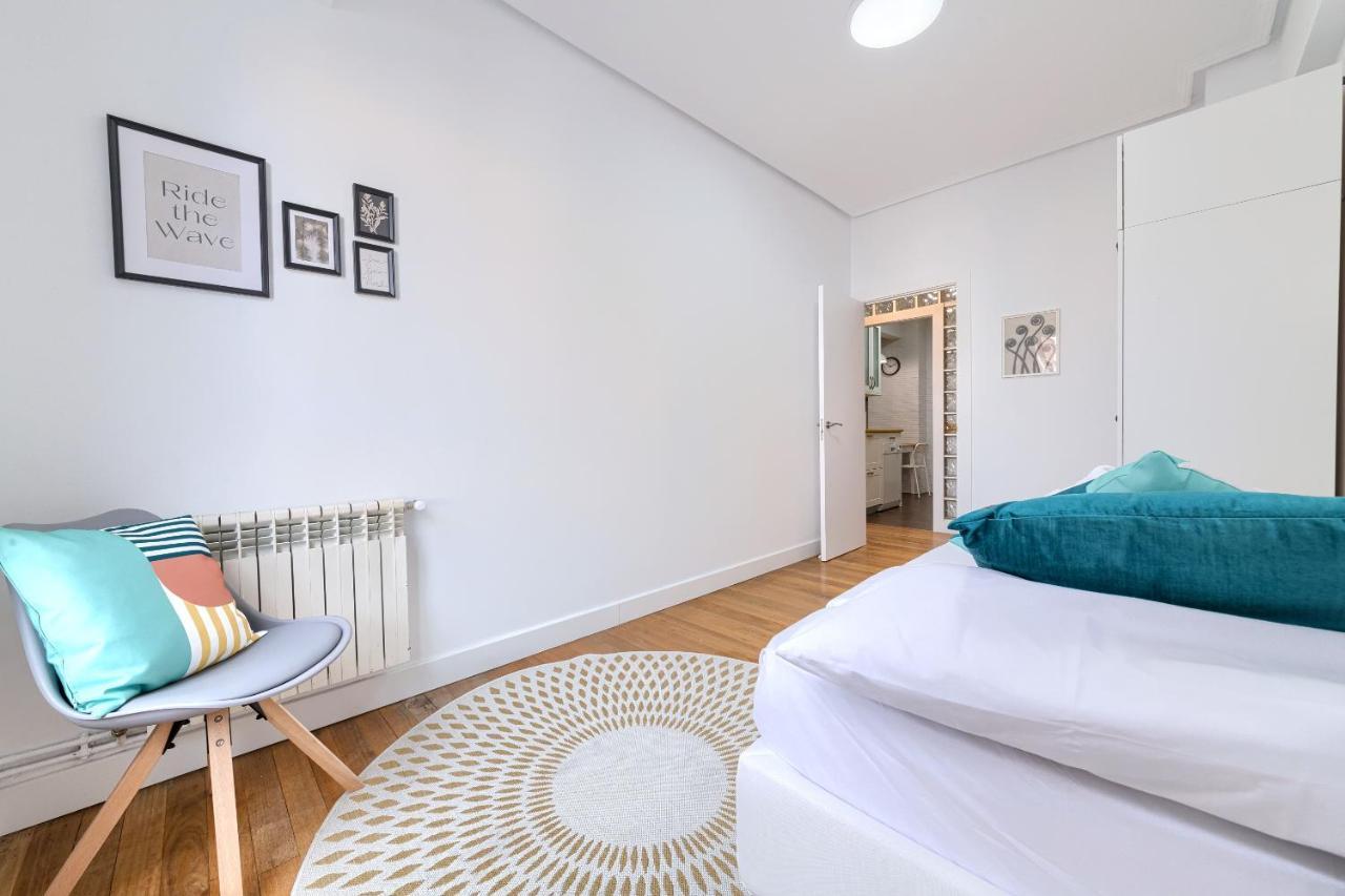 Iturribide Hogar Moderno Junto Al Metro Apartment Bilbao Bagian luar foto