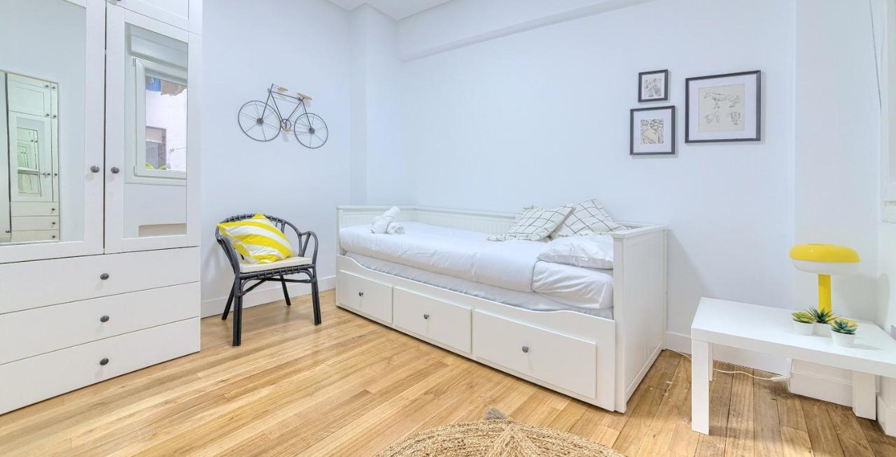 Iturribide Hogar Moderno Junto Al Metro Apartment Bilbao Bagian luar foto